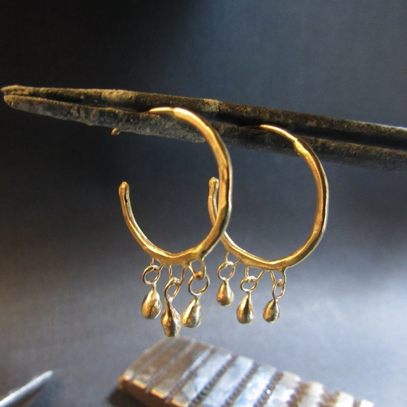 Earrings - Picture 2 of 8